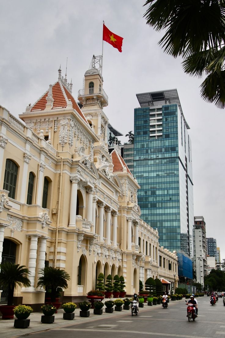 Saigon Stories – Colonial Echoes & War Remnants